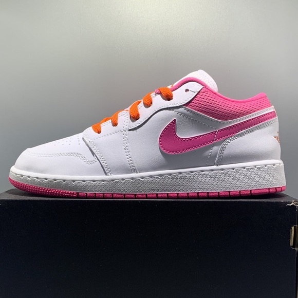 Jordan Shoes - Air Jordan 1 Low GS size 6.5Y / 8 WMNS